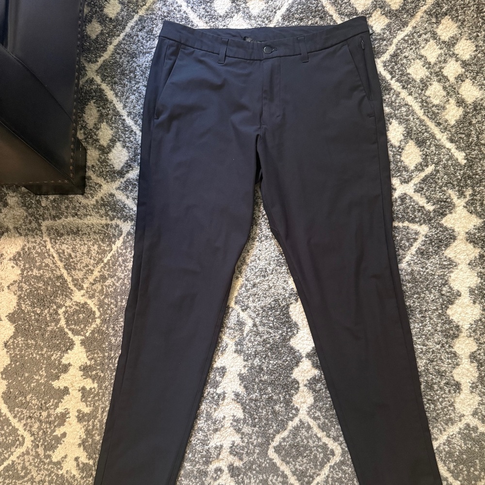 Men’s Lululemon ABC pants in black, size 35
